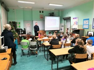 Szprotawscy dzielnicowi na spotkaniach z uczniami szkół podstawowych