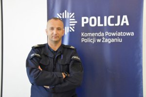 Policjant sierżant sztabowy Przemysław Karcz.